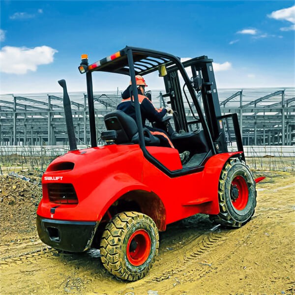 3 Tonluk Engebeli Arazi Forklifti
